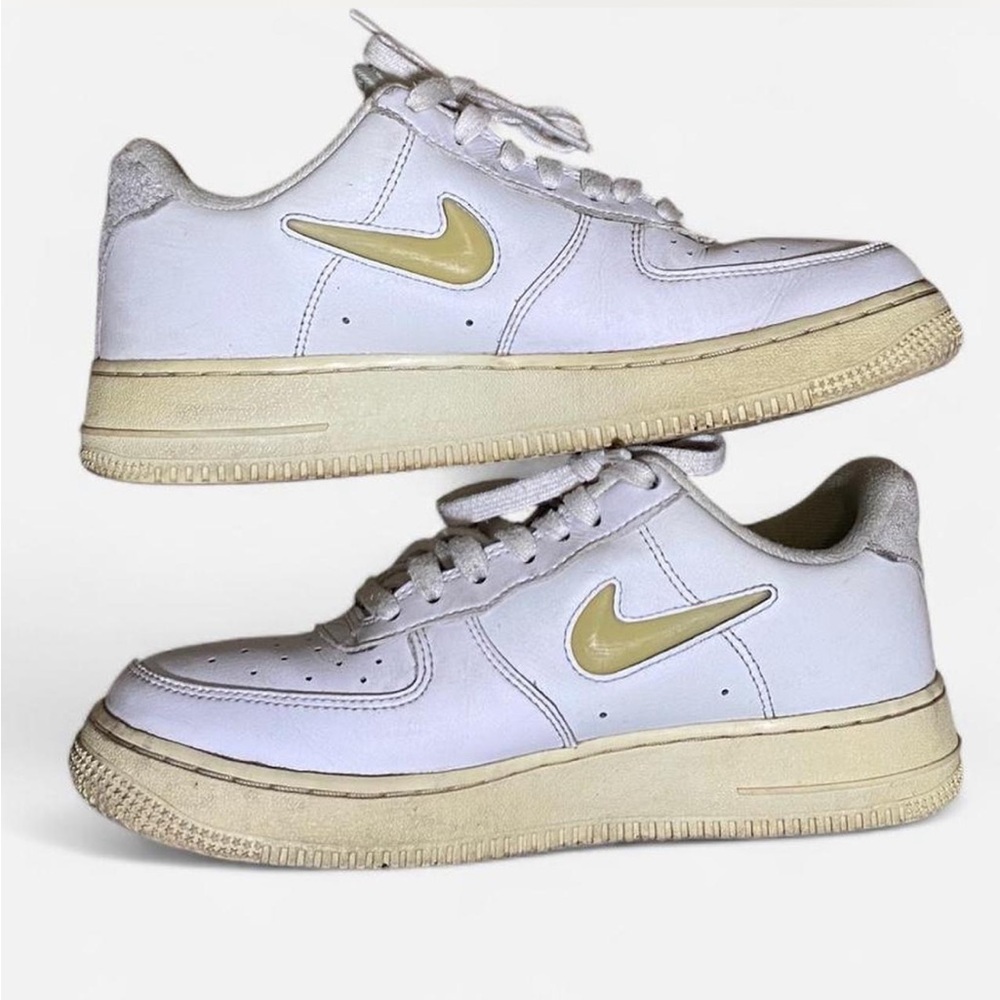 Nike Air Force One 07’ LX VTG LIGHT BONE COCONUT MILK Sneakers